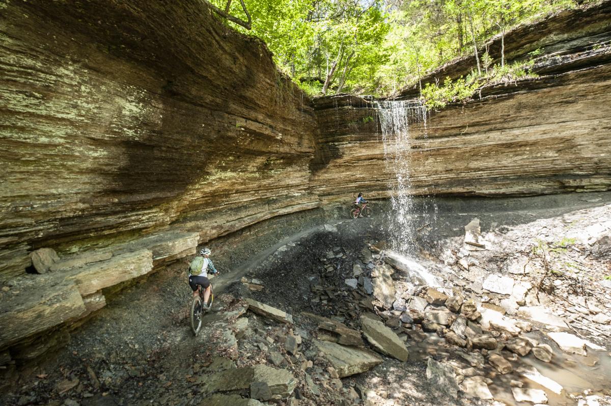 Escape to the Ozark Mountains: Uncovering the Hidden Gems of Devil's Den State Park
