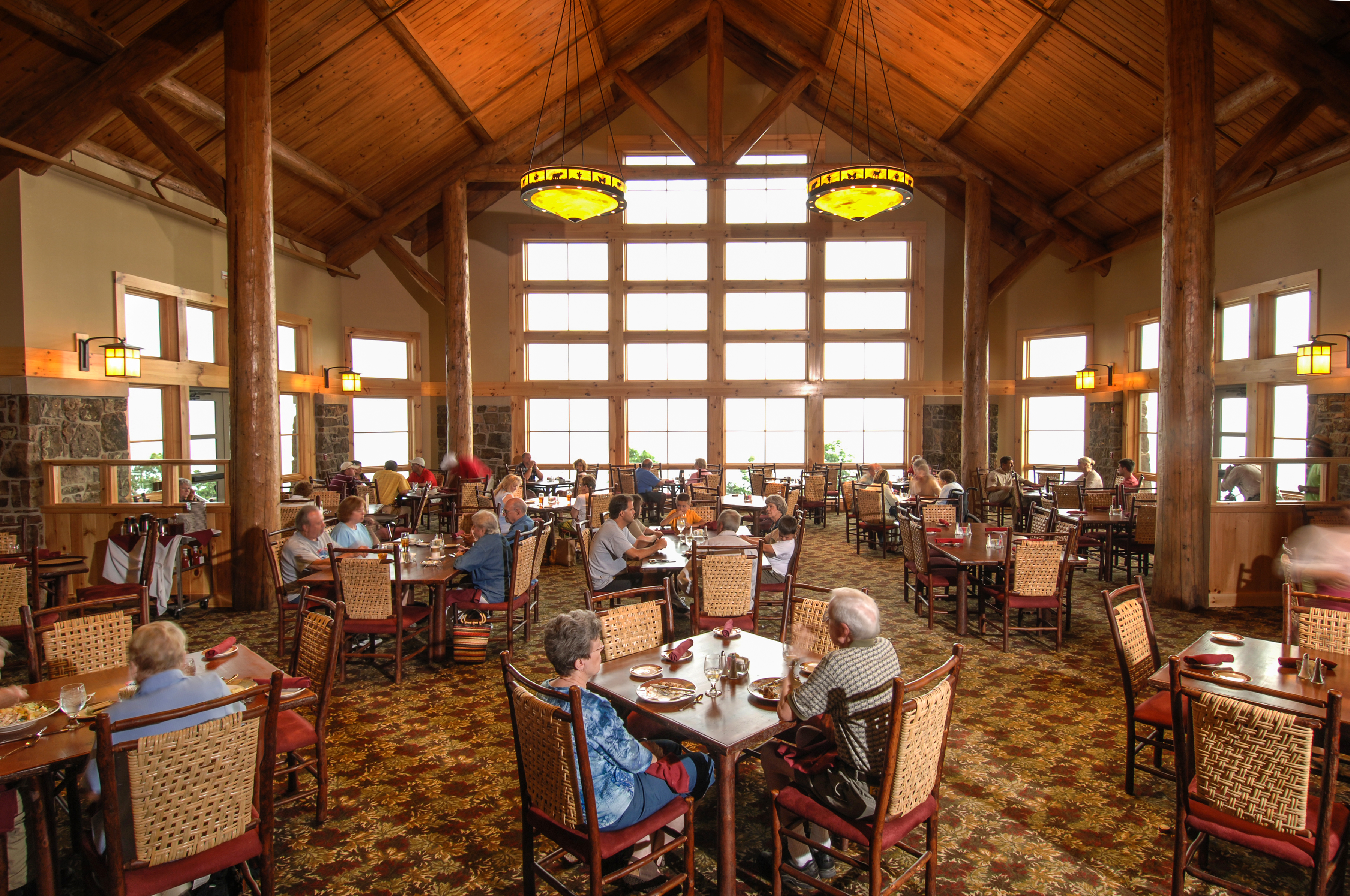 https://www.arkansasstateparks.com/sites/default/files/inline-images/Mount_Magazine_State_Park_Dinning_Room_003.JPG