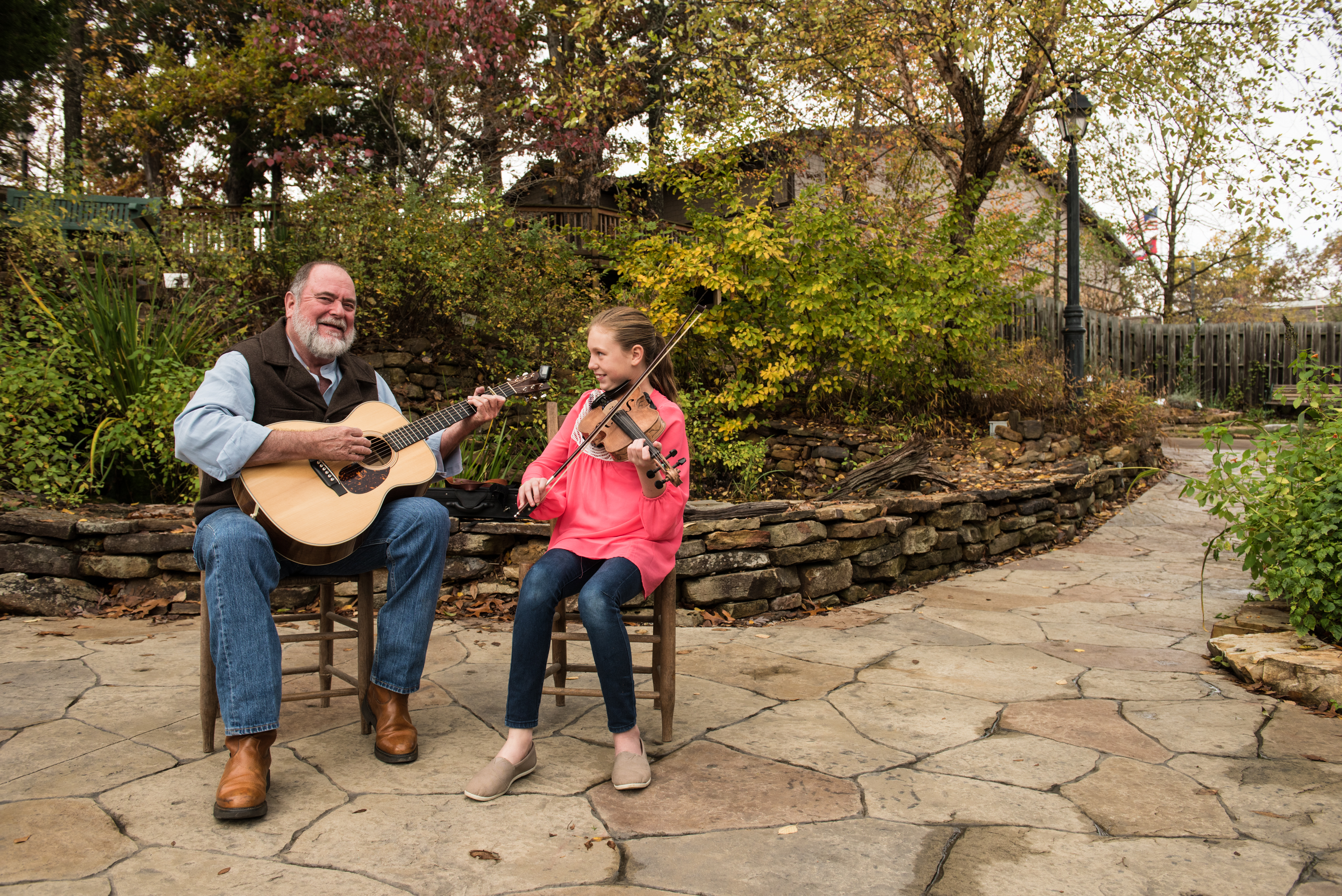 Musicians playing outside Ozark Folk Center