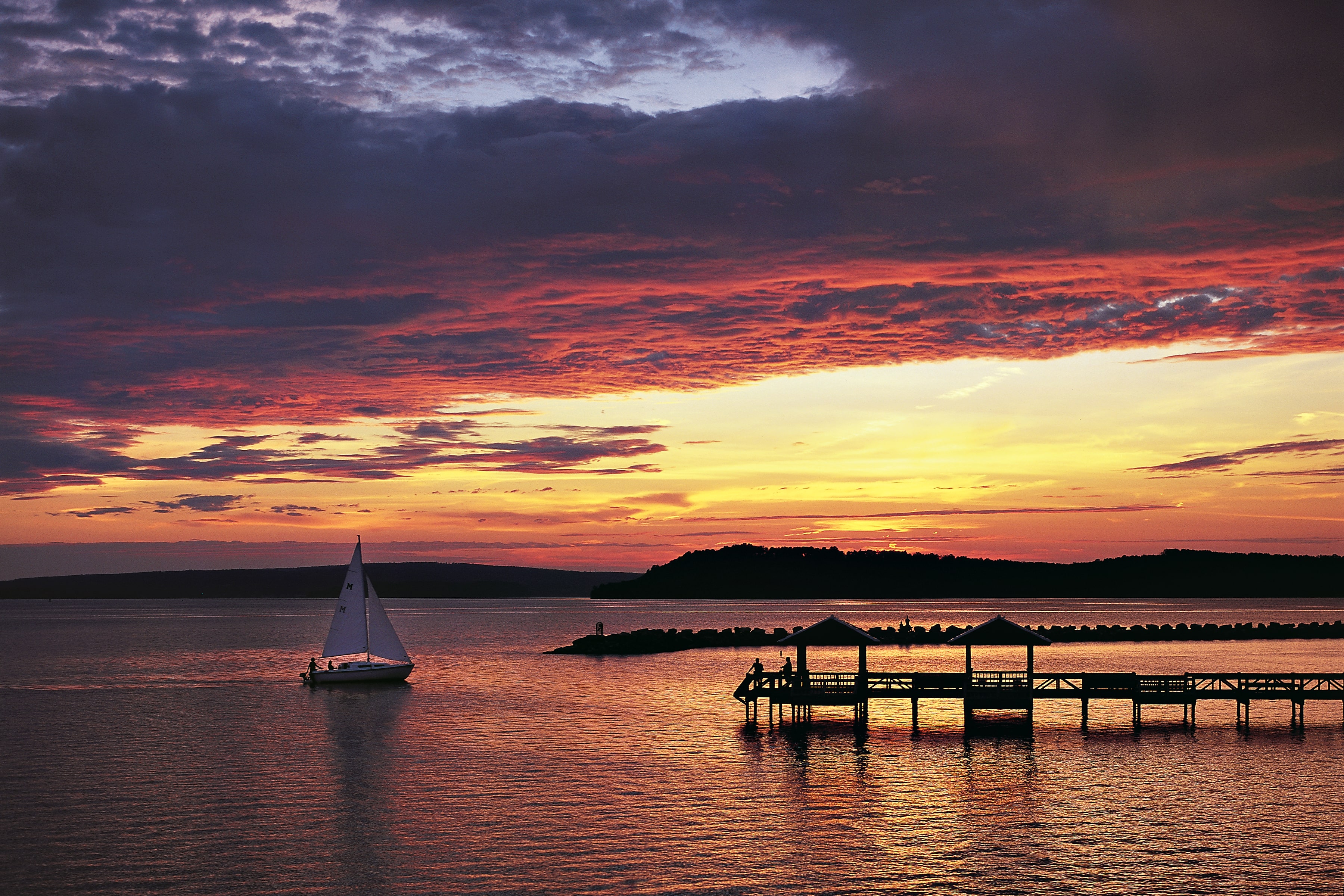 Sunset sailboat at Lake Dardanelle State Park