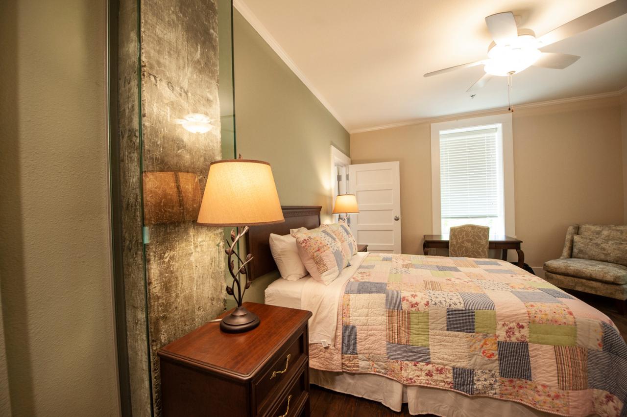 Jailhouse Bed and Breakfast guest room at Historic Washington State Park 