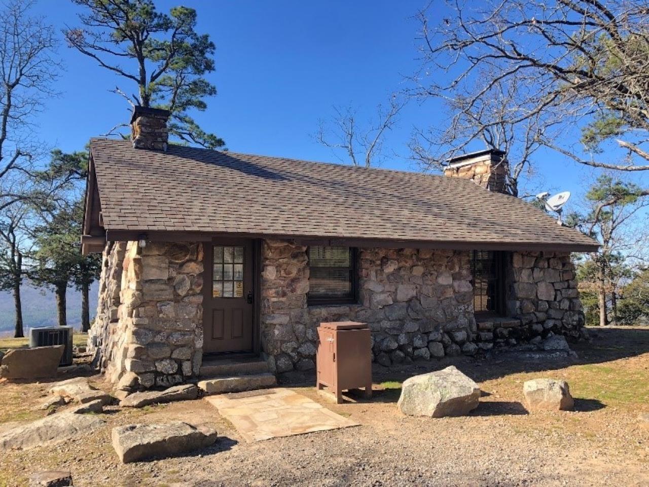 A view of the front of Cabin 4 at Mount Nebo State Park