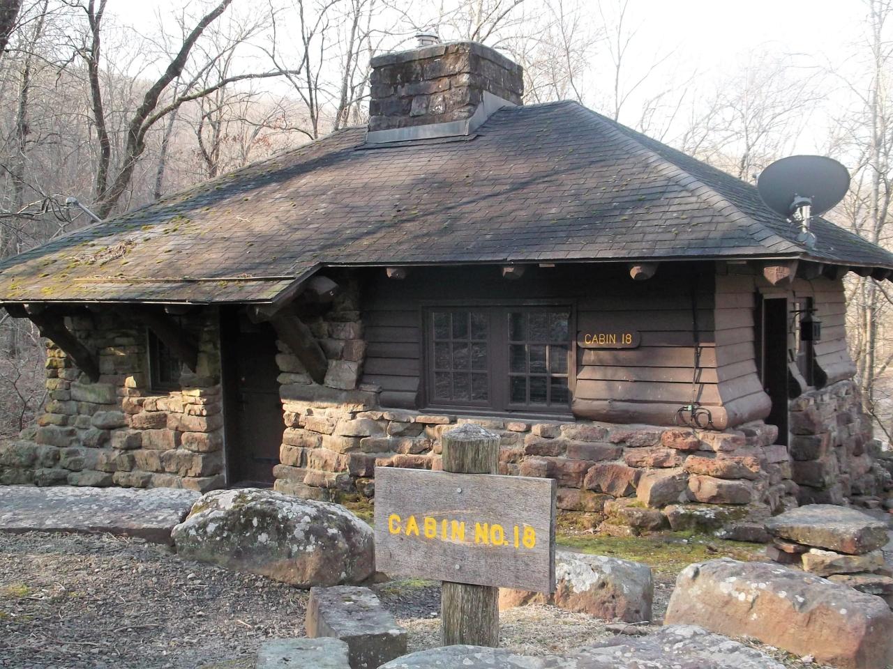 An exterior view of cabin 18 including the front entryway