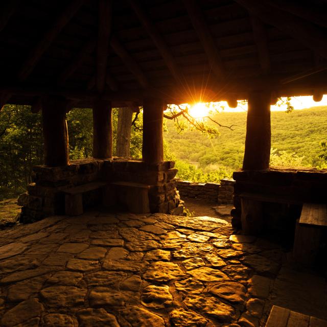 Devil's Den State Park