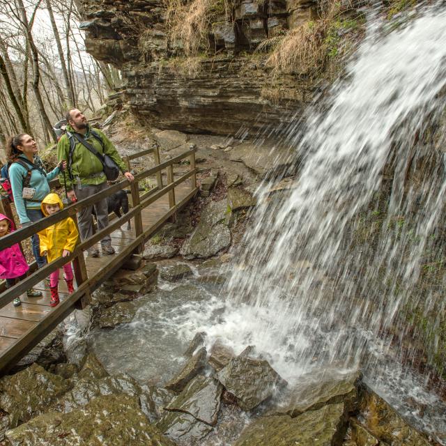 Devils Den Trail