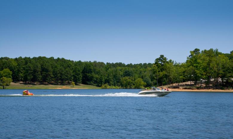 Water sports at Daisy Lake State Park