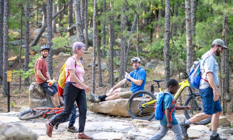 Hiking and mountain biking at Pinnacle Mountain State Park 