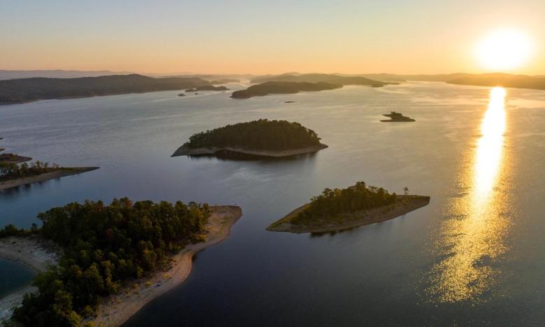 An aerial view of Lake Ouachita, the largest lake in Arkansas.