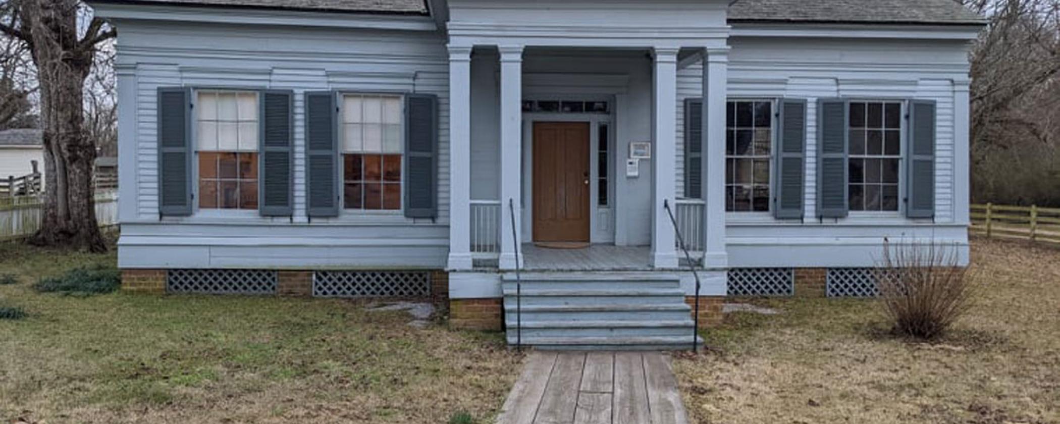 Exterior of the Crouch House at Historic Washington State Park