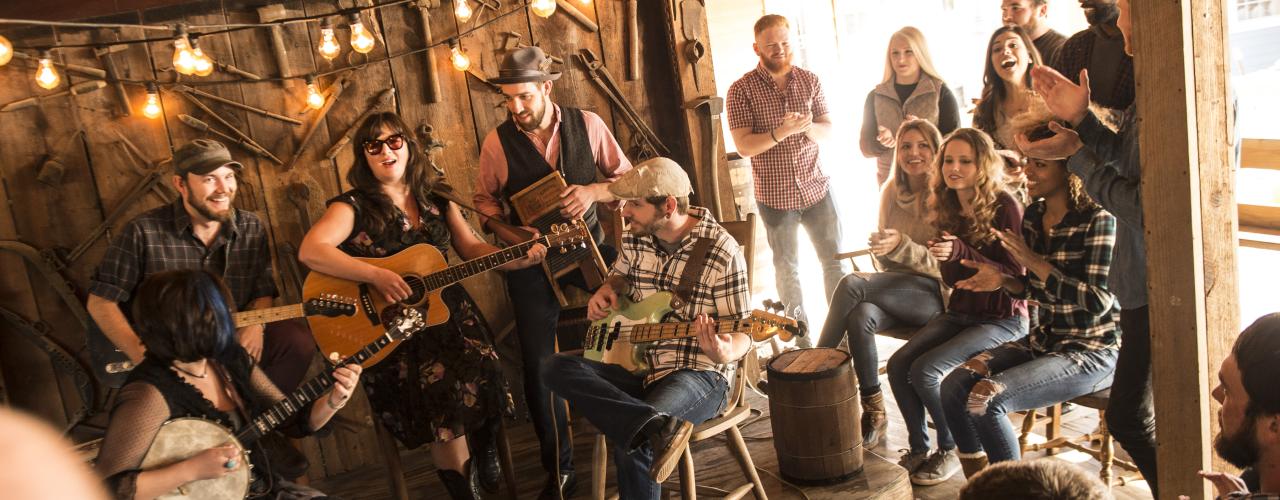 Live music at Ozark Folk Center State Park