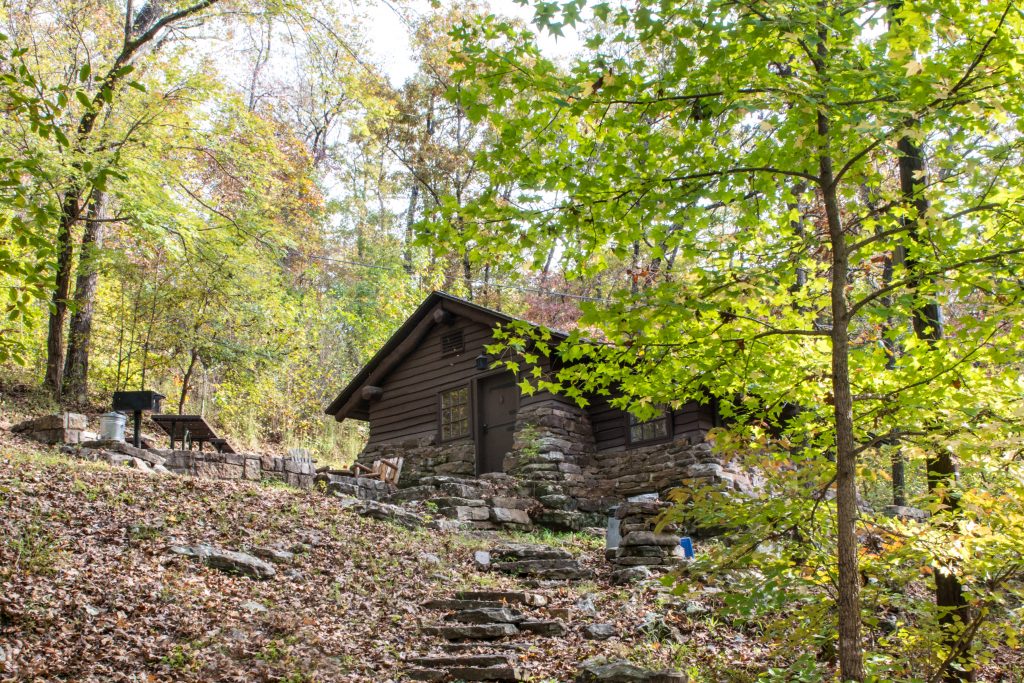 devils_den_cabins_102016_chc_4038