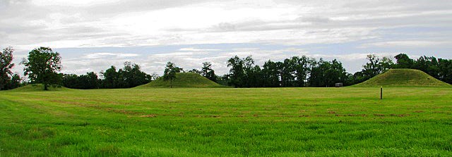 Mounds Mound A is the tallest mound in Arkansas at approximately 49 ½ ft tall. That’s almost the size of a 5 story building. Mound B is 39 ½ ft tall and mound c is 10-12 ft. tall. It has been estimated that it would take approximately 753,280 baskets full of dirt to make mound A.